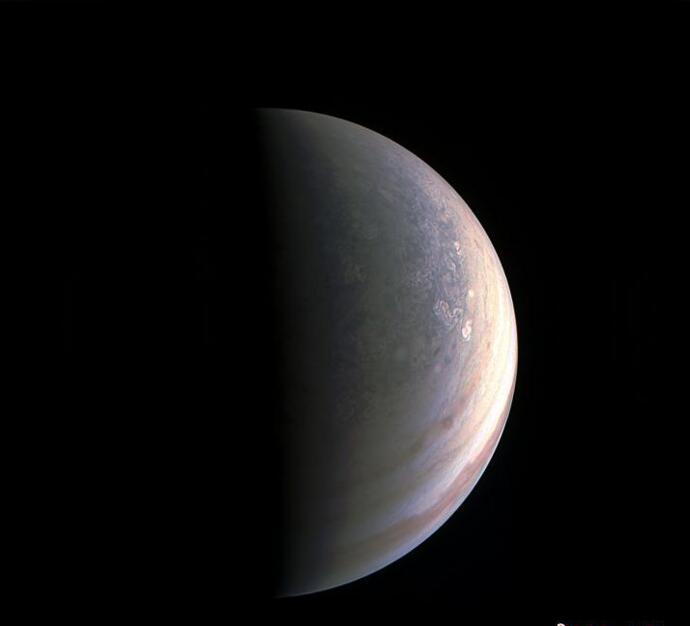 美国宇航局首次公布木星高清照片2016.9.6 热点评论 QQ截图20160907005516.jpg 美国宇航局首次公布木星高清照片2016.9.6 热点评论